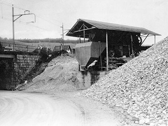Die erste Belagaufbereitungsanlage an der Güterstrasse 1934. Typ 1AC, Produktionsmenge 40t/Tag